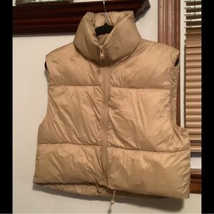 CROPPED PUFFER JACKET, LADIES SIZE (L). AS FEATURED ON TIK-TOK.